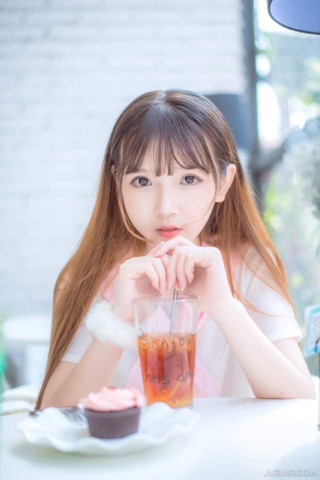 爱情有若佛家的禅---不可说，不可说，一说就是错[lizhigushicom]。婚姻和爱情的模式在世界有千万种，我的看法：女人是一架钢琴，遇到一位名家来弹，奏出来的是一支名曲。如果是一个普通人来弹，也许会奏出一条流行曲，要是碰上了不会弹琴的人，恐怕就不成歌了。